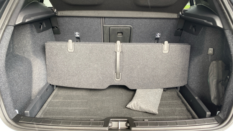 Volvo XC40 2.0 B4P Plus Dark 5dr Auto Petrol Estate